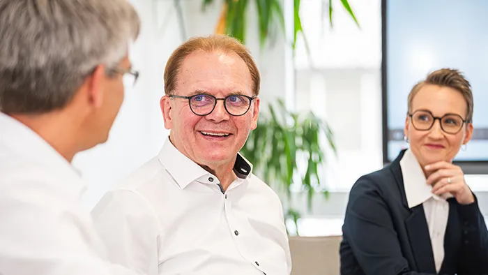 4_Froehlicher_Geschaeftsfuehrer